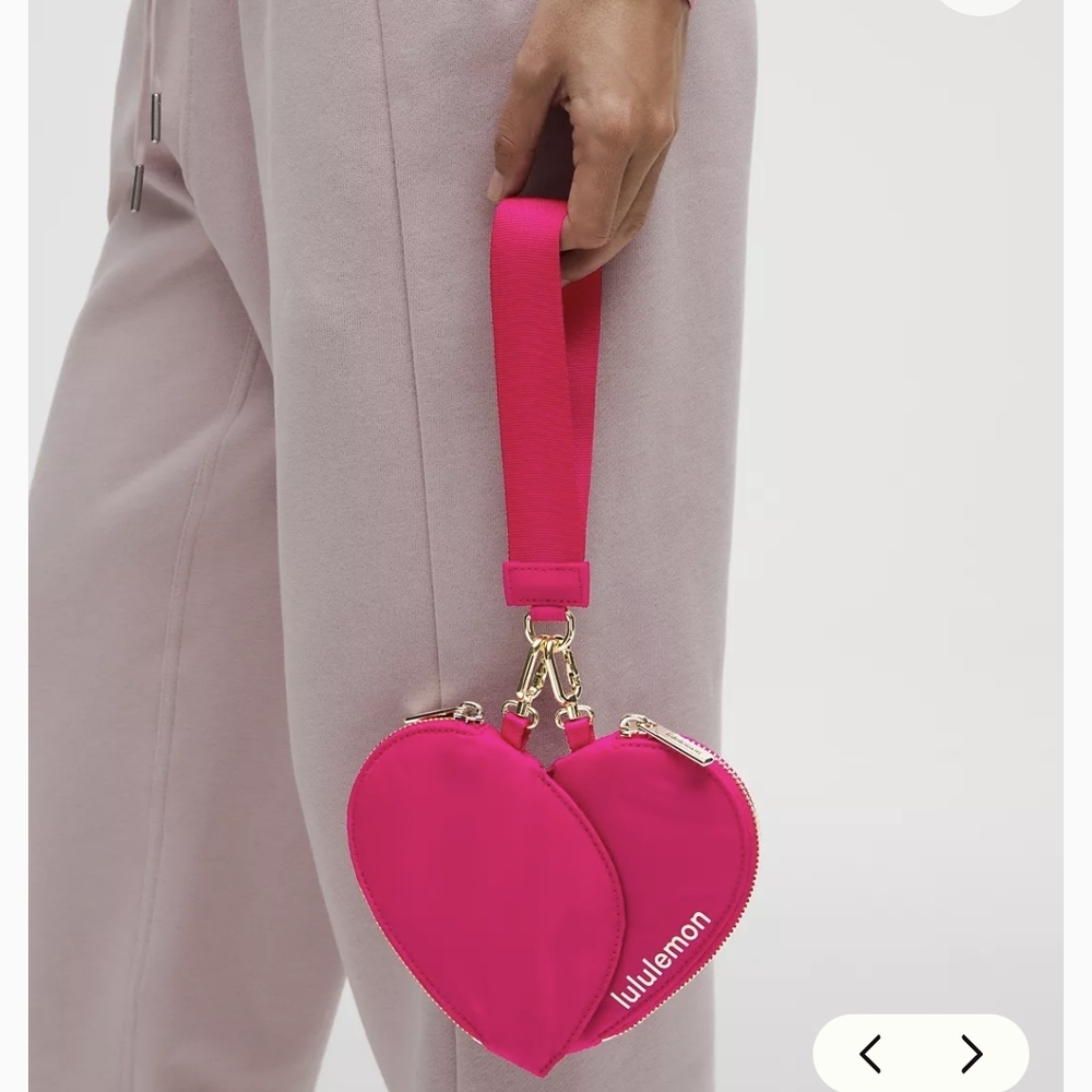 Lululemon Passionate Pink & Gold Heart Dual Pouch Wristlet NWT - Picture 3 of 3